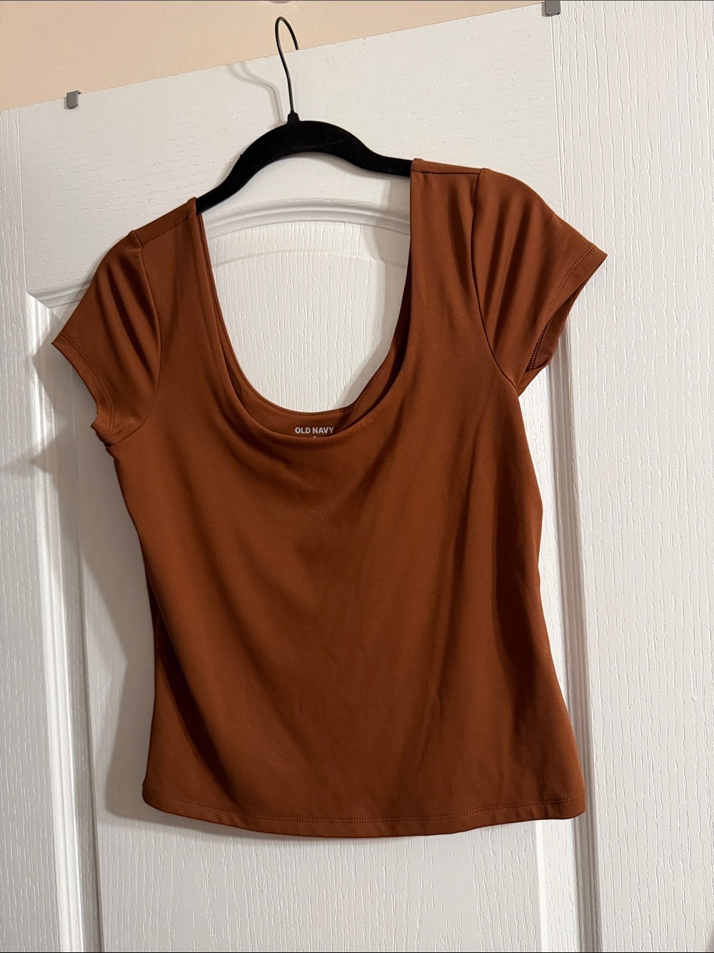 Old Navy Women's Scoop Neck Tee in Copper Brown
